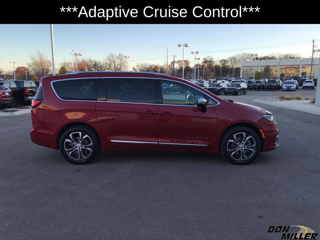 2026 Chrysler Pacifica Pinnacle photo 4