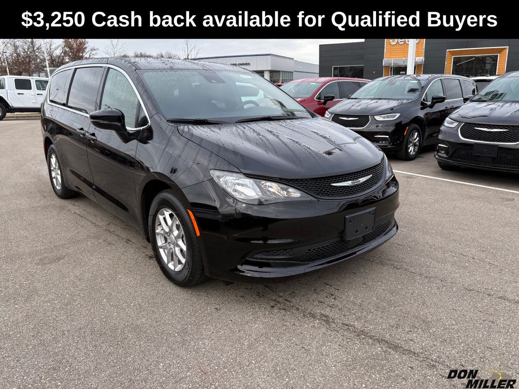 2026 Chrysler Voyager LX's photo