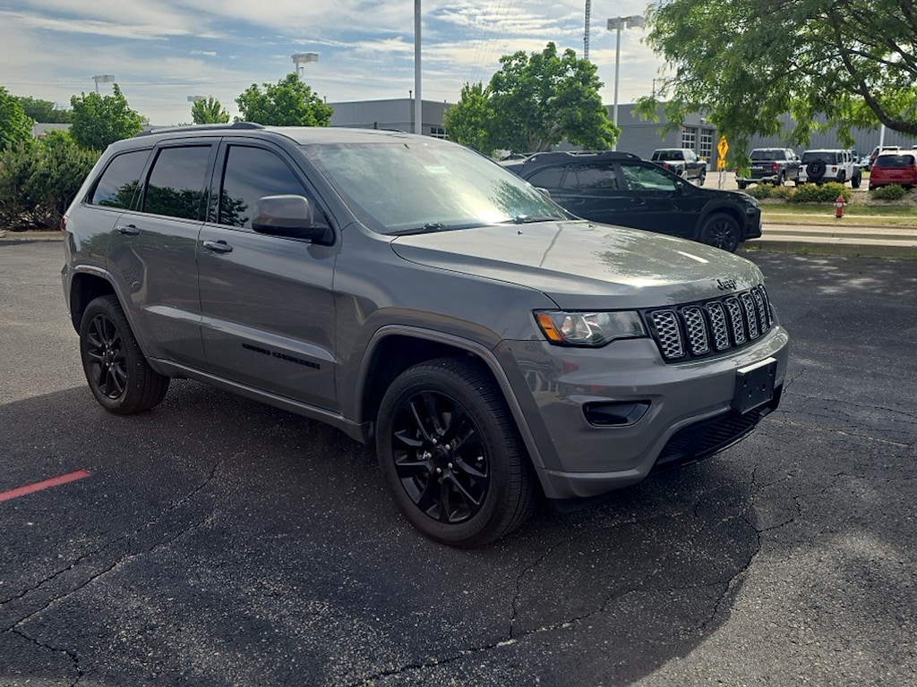Used 2020 Jeep Grand Cherokee Altitude