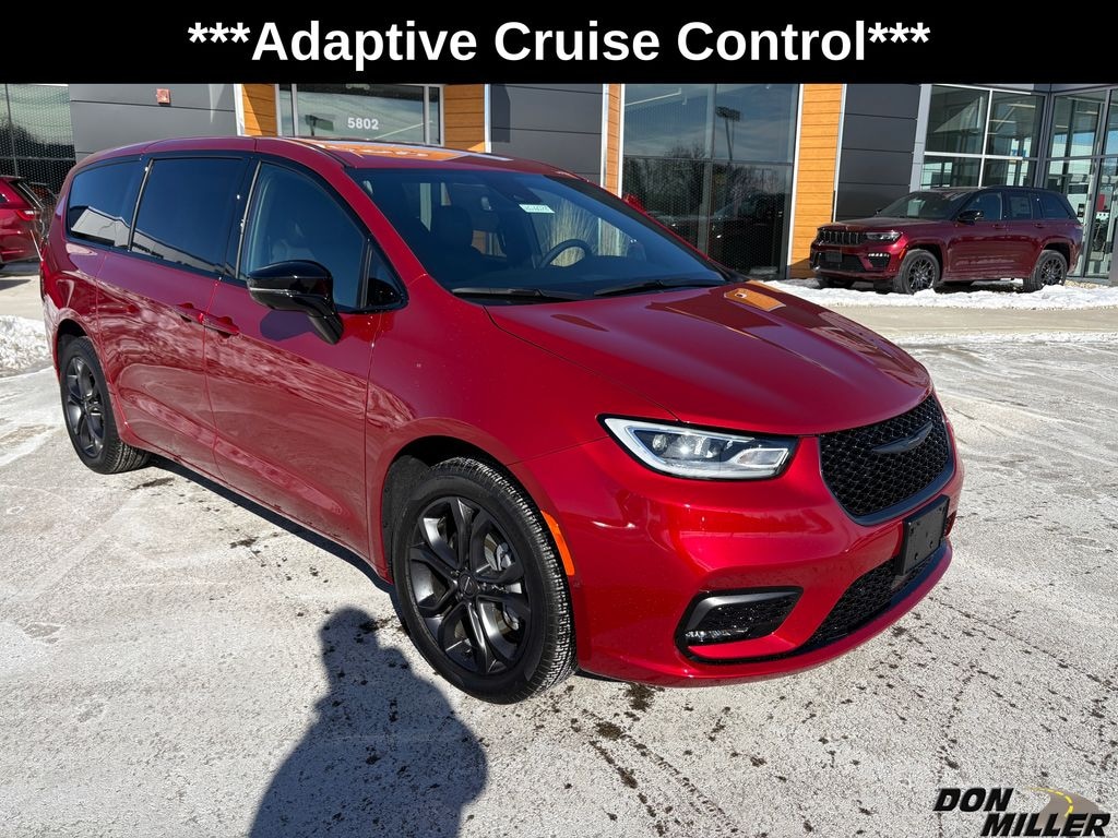 New 2026 Chrysler Pacifica Select Passenger Van