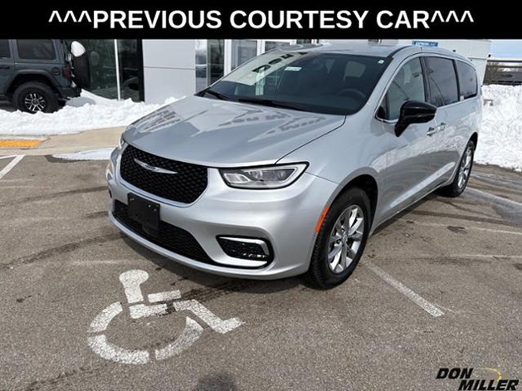New 2026 Chrysler Pacifica Select AWD Passenger Van