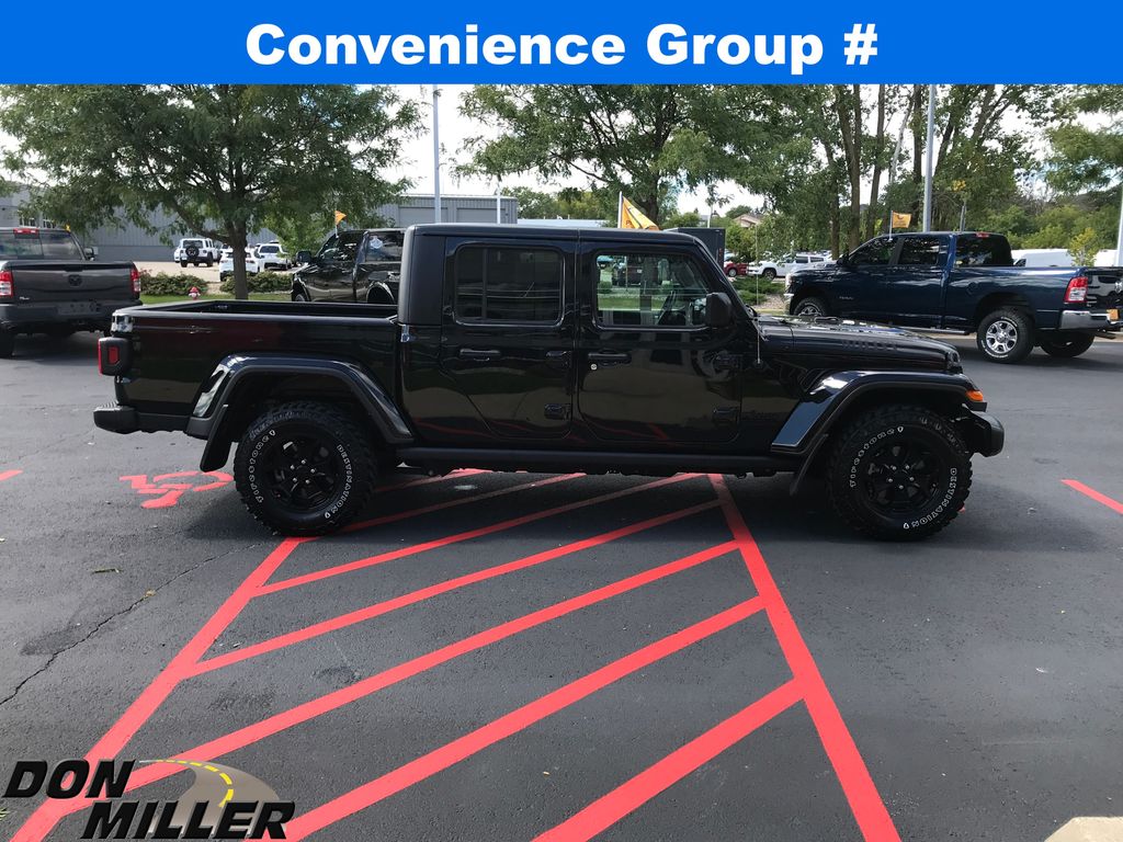 2022 Jeep Gladiator Sport photo 2