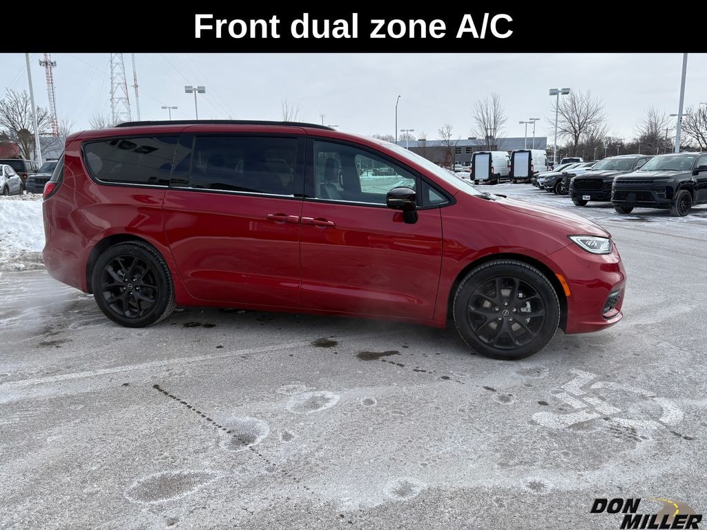 New 2026 Chrysler Pacifica Select Passenger Van