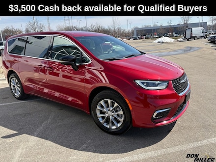 2026 Chrysler Pacifica Select Passenger Van