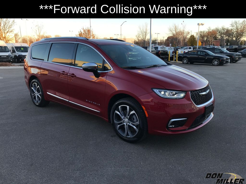 2026 Chrysler Pacifica Pinnacle photo 3