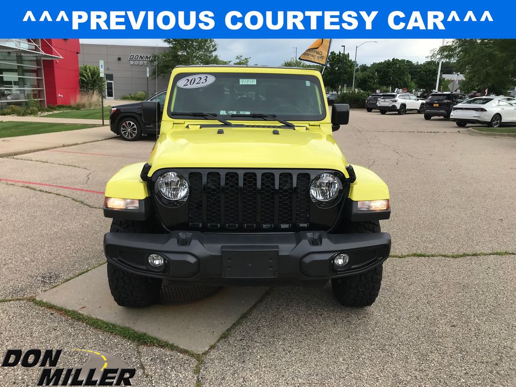 2023 Jeep Gladiator Sport photo 2