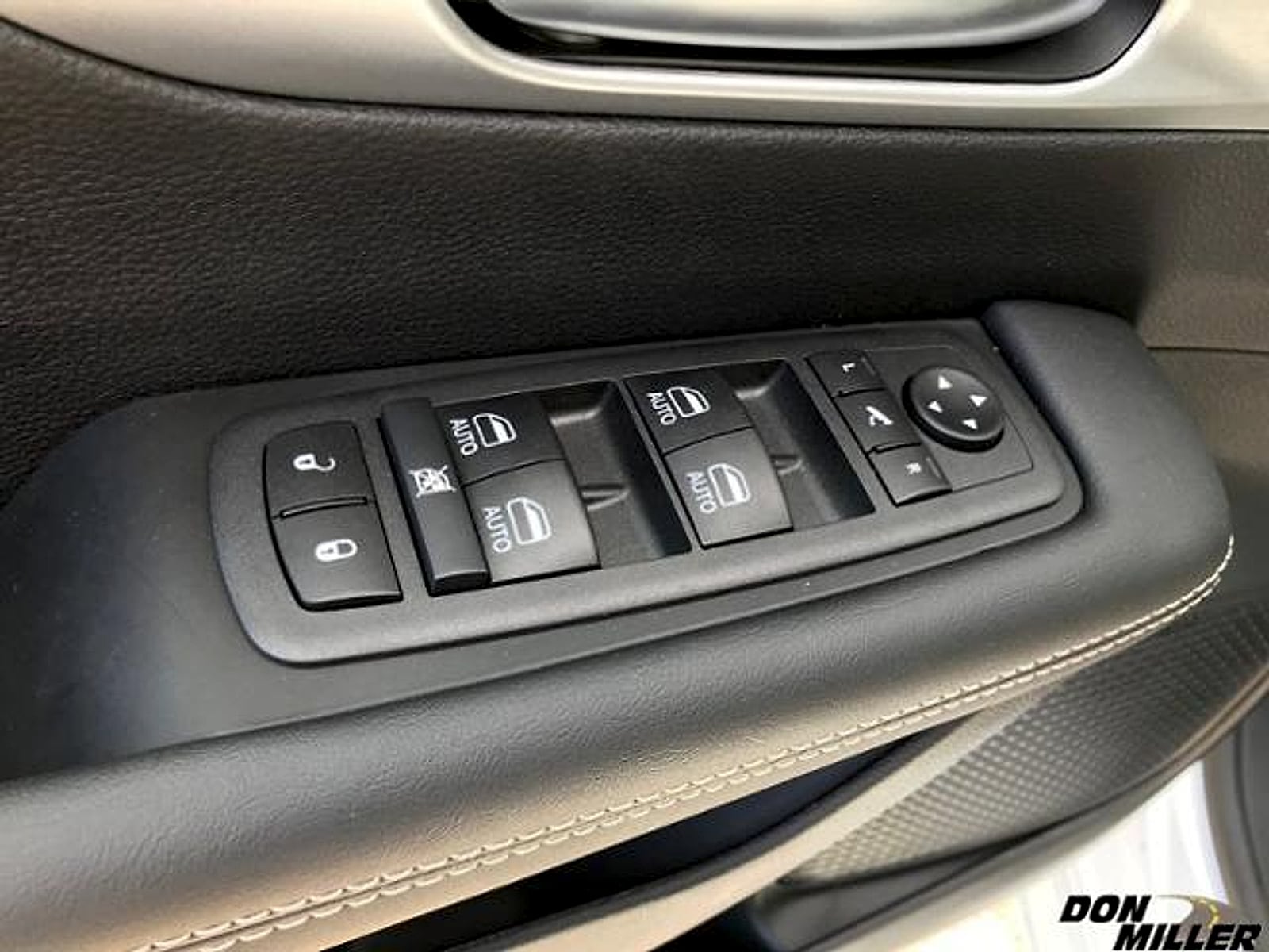 2026 Chrysler Pacifica Limited - Photo 13