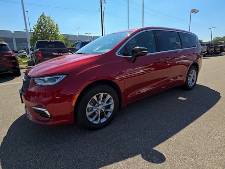 2026 Chrysler Pacifica Select AWD Passenger Van