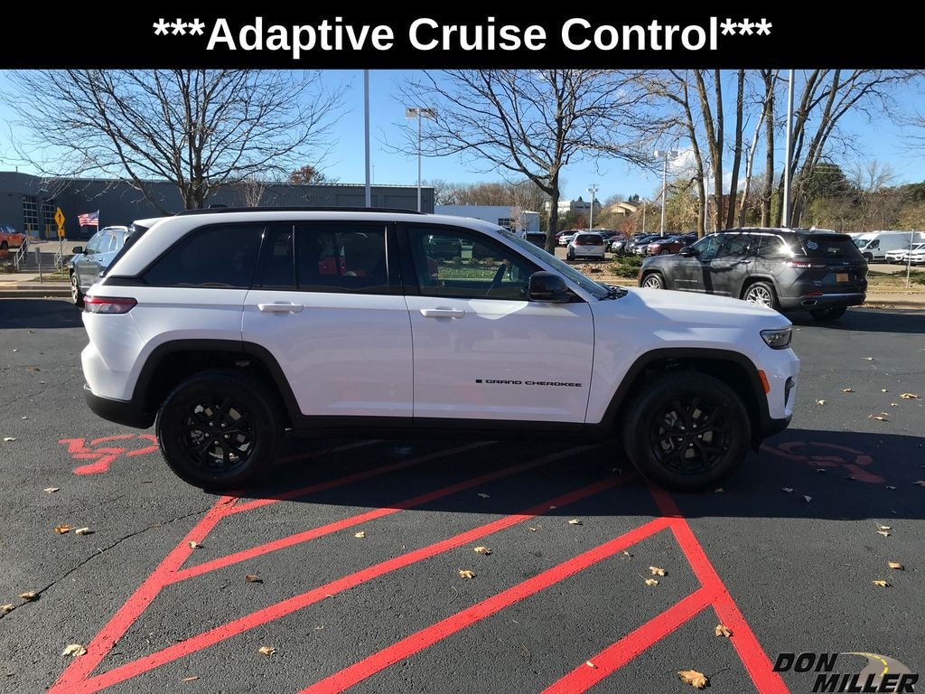 New 2025 Jeep Grand Cherokee Laredo Sport Utility