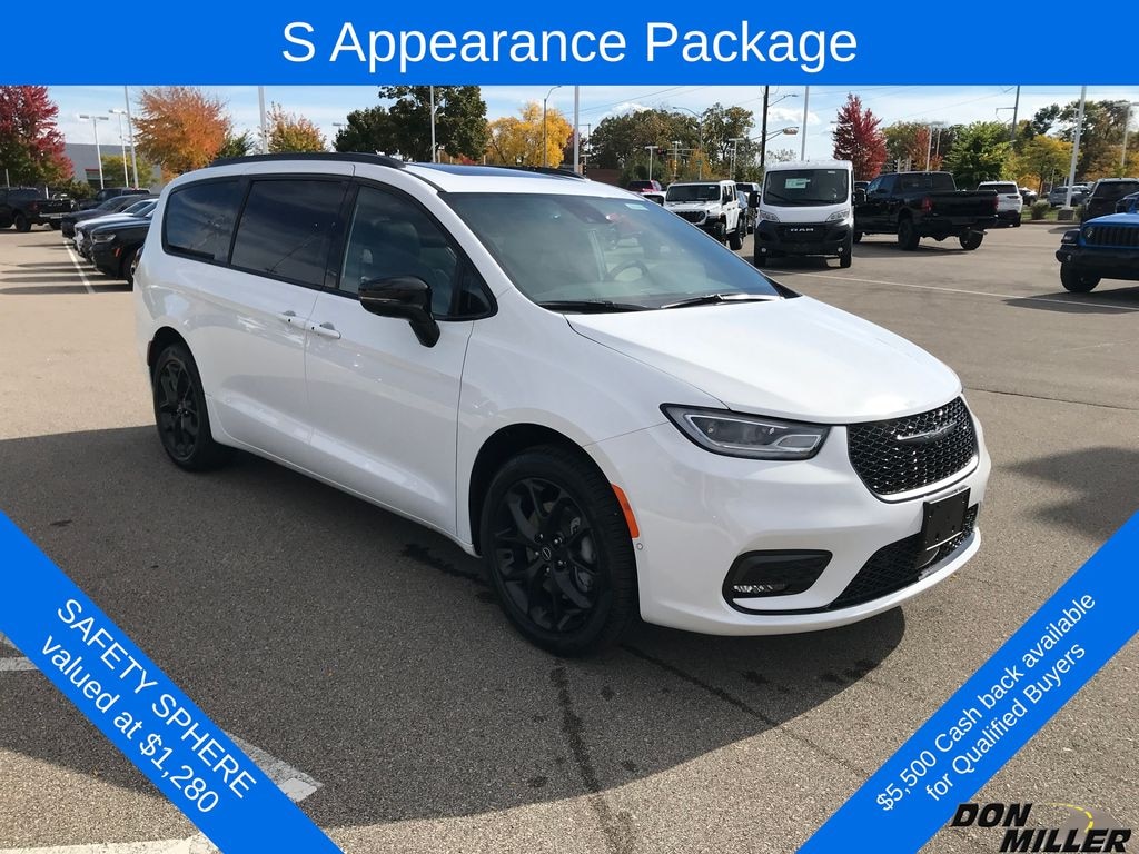 New 2026 Chrysler Pacifica LIMITED AWD Passenger Van