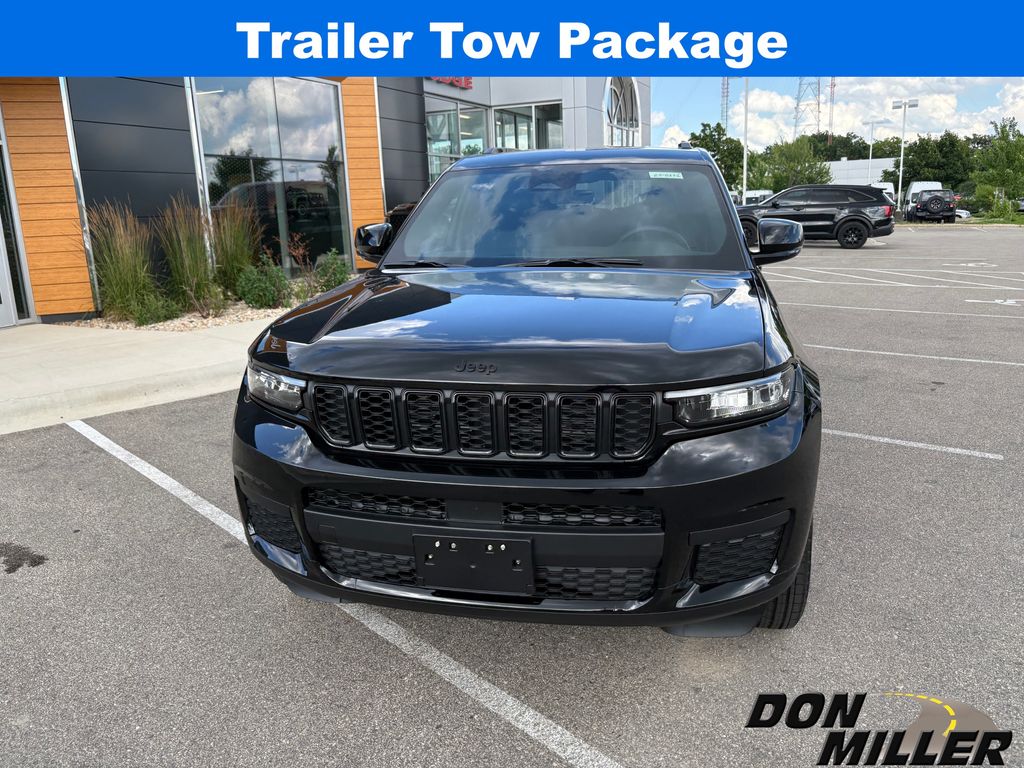 2025 Jeep Grand Cherokee Laredo Sport Altitude photo 2