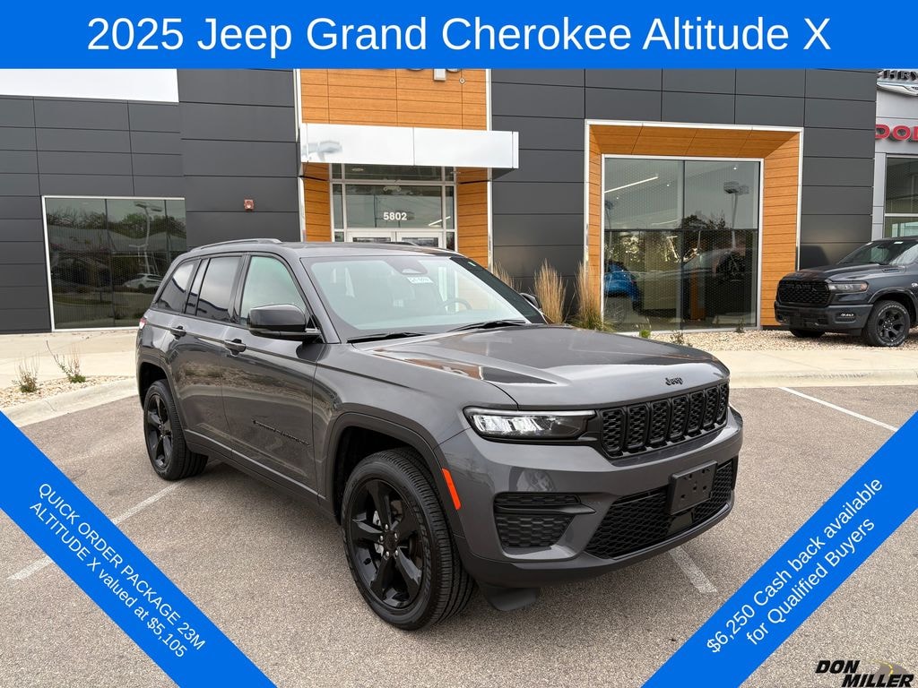 New 2025 Jeep Grand Cherokee Laredo Sport Utility