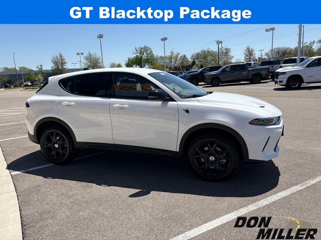 2025 Dodge Hornet GT photo 3