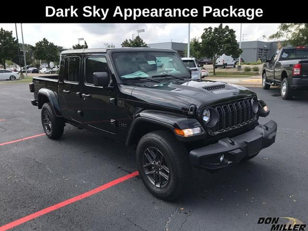 New 2025 Jeep Gladiator Sport S Pickup