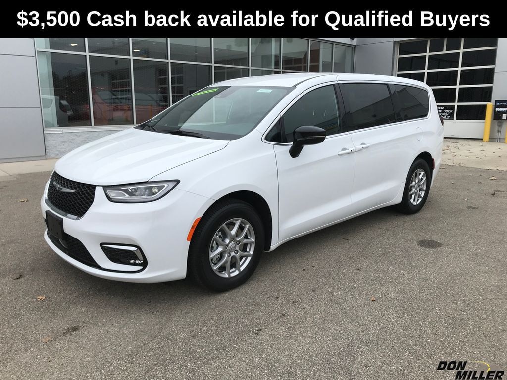 New 2026 Chrysler Pacifica Select Passenger Van