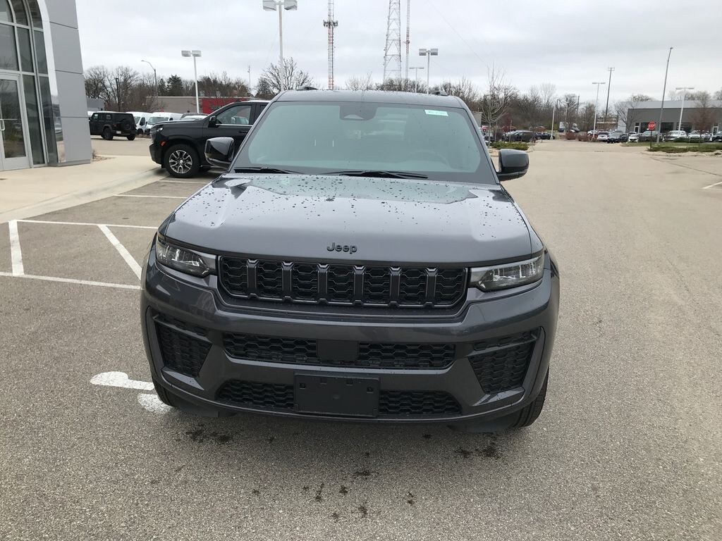 New 2026 Jeep Grand Cherokee Laredo Altitude Sport Utility