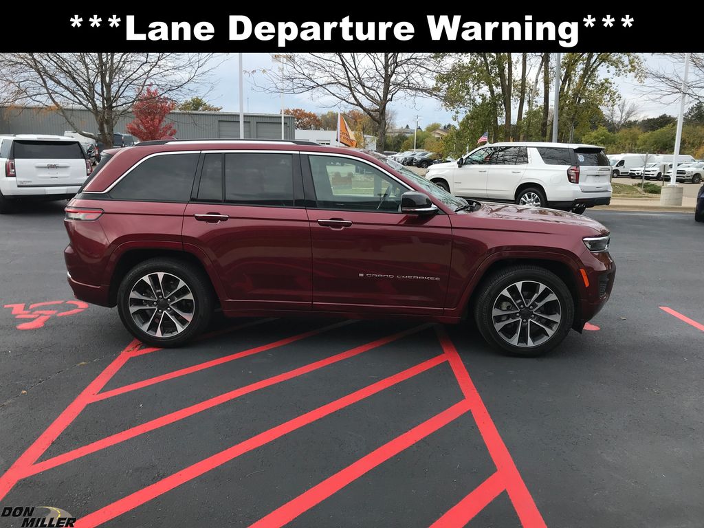 2023 Jeep Grand Cherokee Overland photo 4