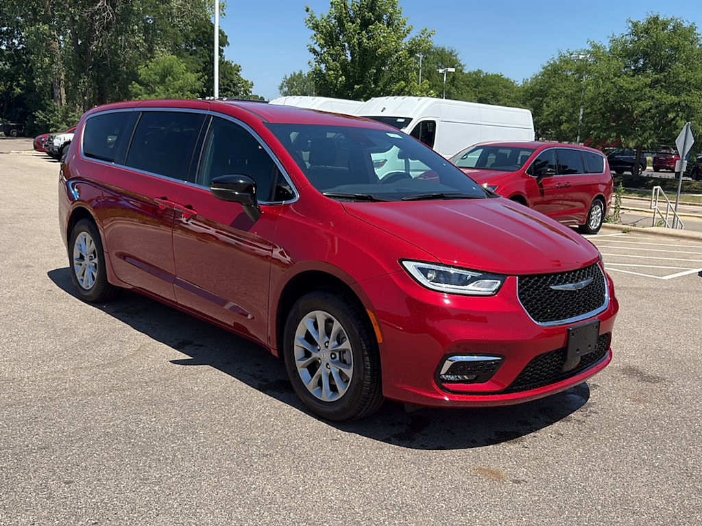 New 2026 Chrysler Pacifica Select AWD Passenger Van
