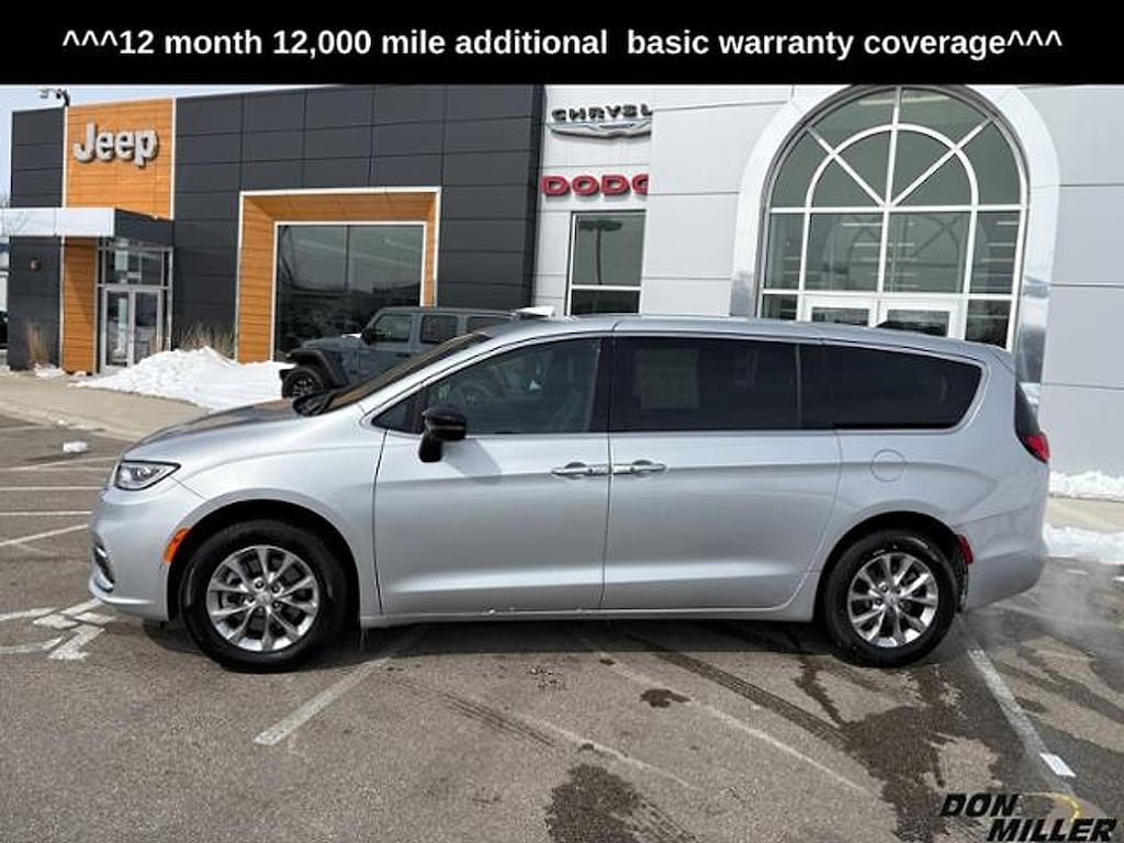 New 2026 Chrysler Pacifica Select AWD Passenger Van