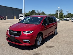 New 2026 Chrysler Pacifica Select AWD Passenger Van 266142 for Lease near Fitchburg, WI, at Don Miller Dodge Chrysler Jeep Ram