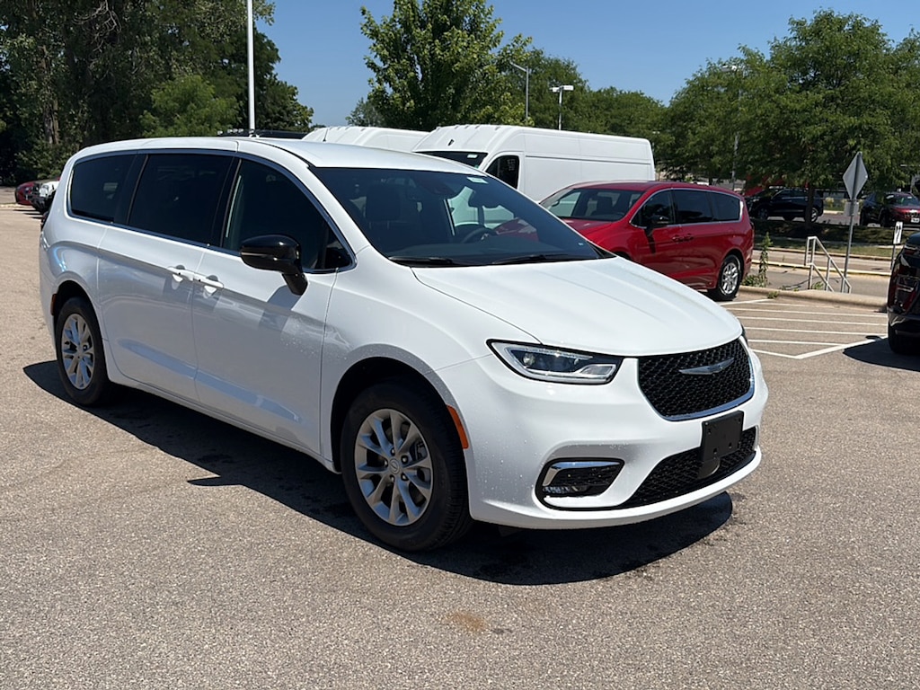 New 2026 Chrysler Pacifica Select AWD Passenger Van
