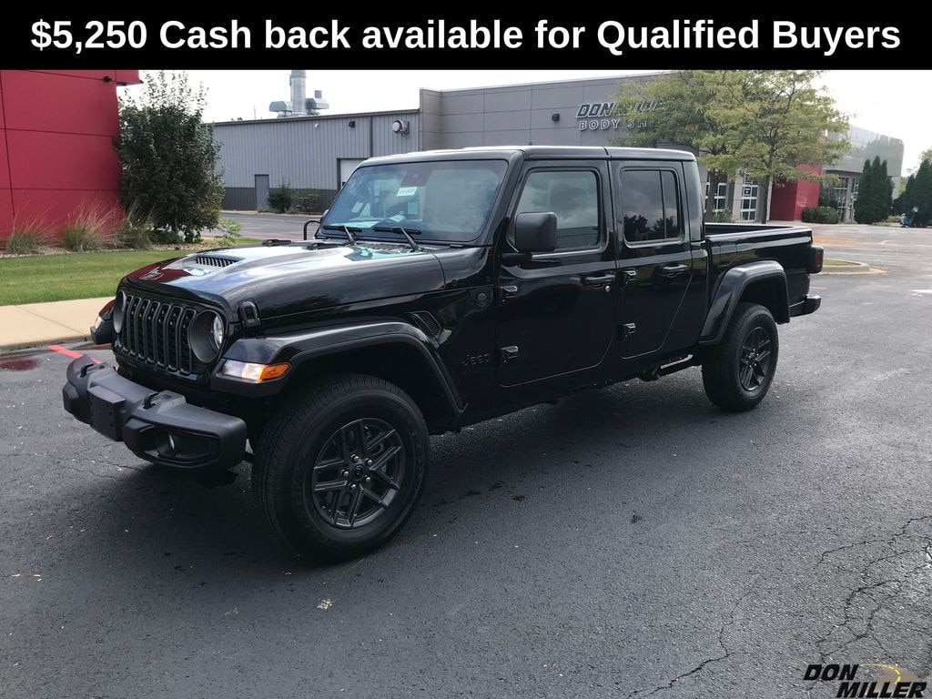 New 2025 Jeep Gladiator SPORT S 4X4 Pickup
