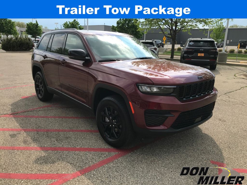 2025 Jeep Grand Cherokee Laredo Sport Altitude X photo 2