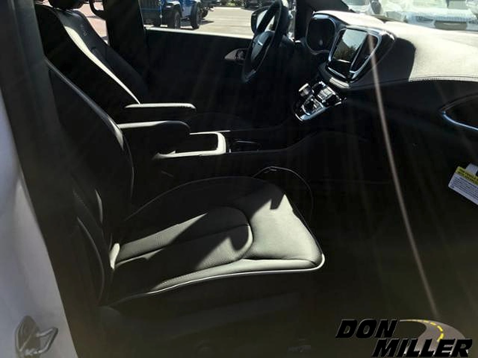 2026 Chrysler Pacifica Limited - Photo 28