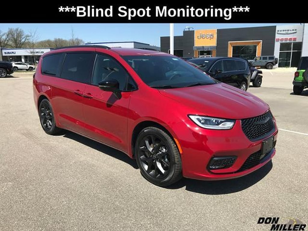 New 2026 Chrysler Pacifica Select Passenger Van