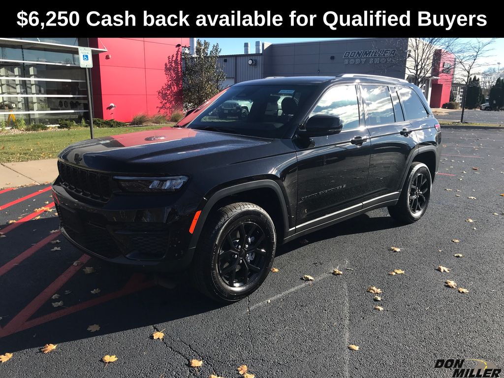 2025 Jeep Grand Cherokee Altitude's photo