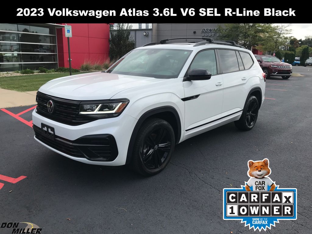 2023 Volkswagen Atlas SEL R-Line Black's photo