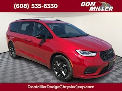 New 2026 Chrysler Pacifica Select Passenger Van 266172 for Lease near Fitchburg, WI, at Don Miller Dodge Chrysler Jeep Ram