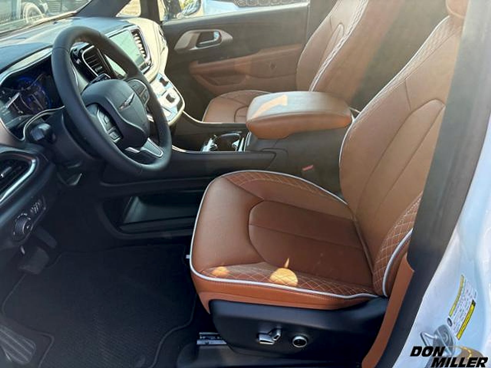 2026 Chrysler Pacifica Pinnacle - Photo 13
