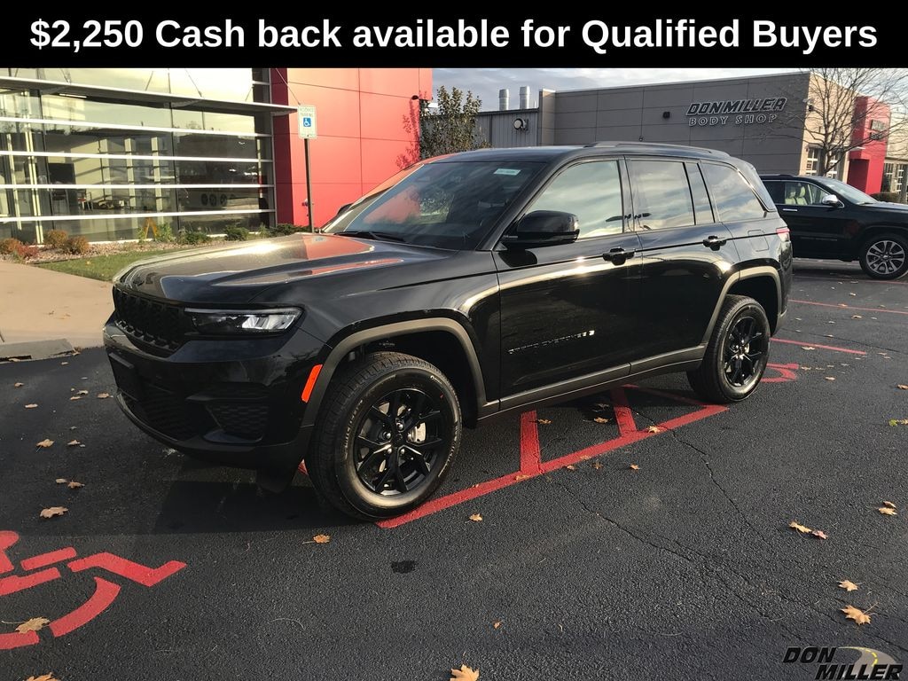 New 2025 Jeep Grand Cherokee Laredo Sport Utility