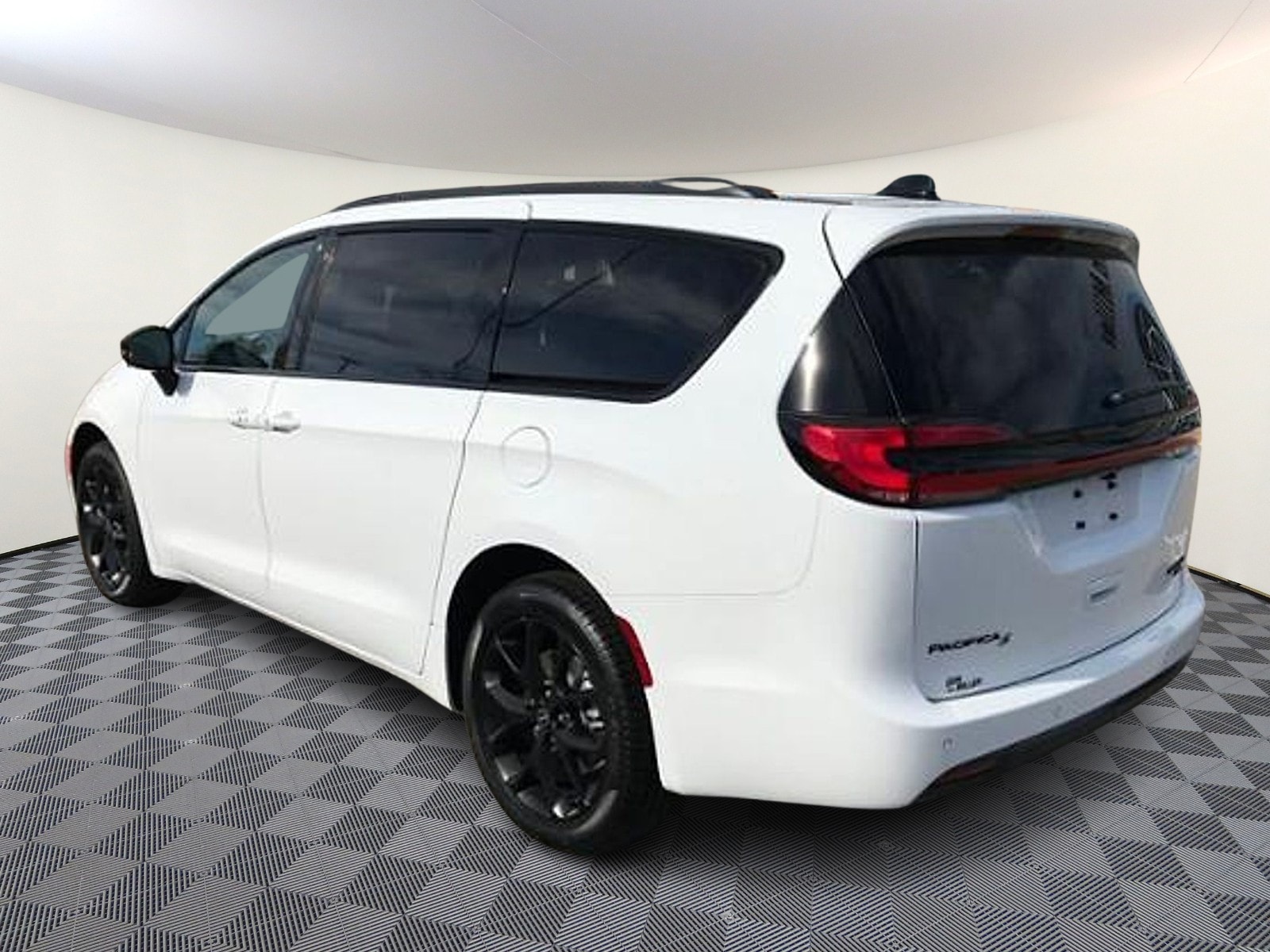 2026 Chrysler Pacifica Limited - Photo 8
