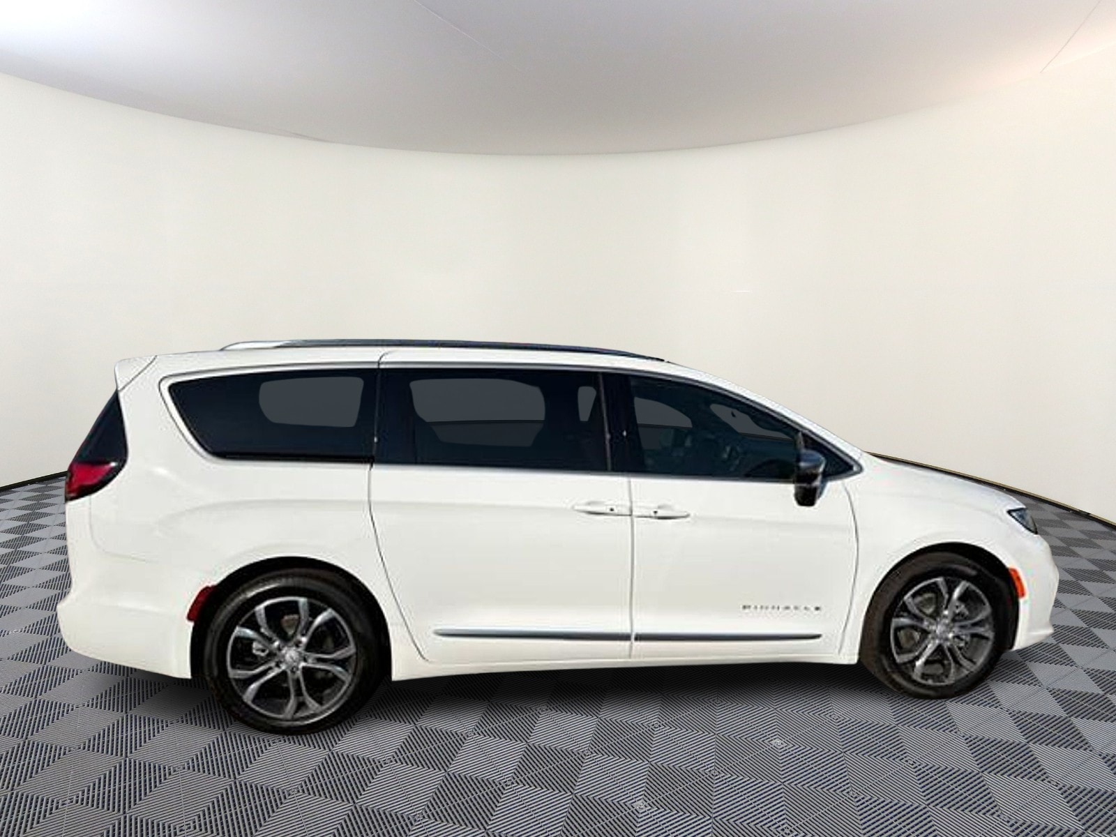 2026 Chrysler Pacifica Pinnacle - Photo 9