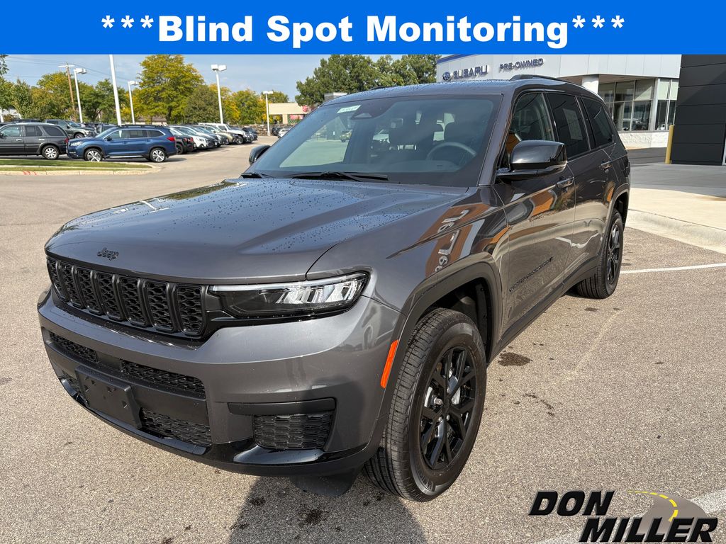 2025 Jeep Grand Cherokee Altitude photo 2