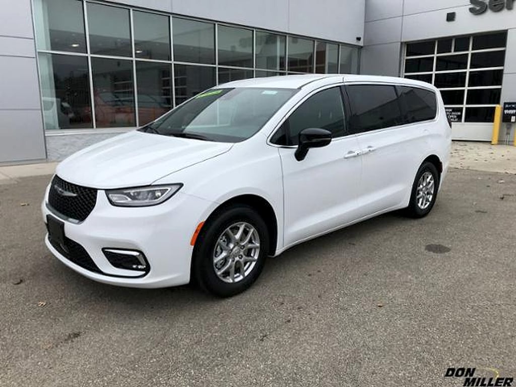 New 2026 Chrysler Pacifica Select Passenger Van