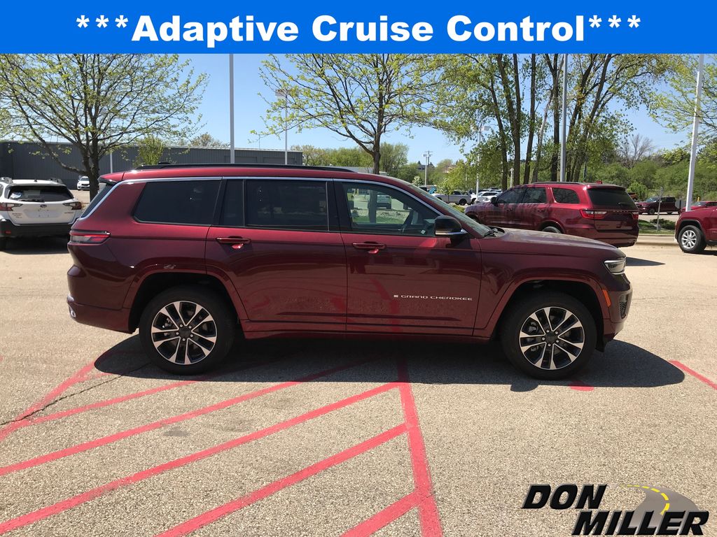 2025 Jeep Grand Cherokee Overland photo 4