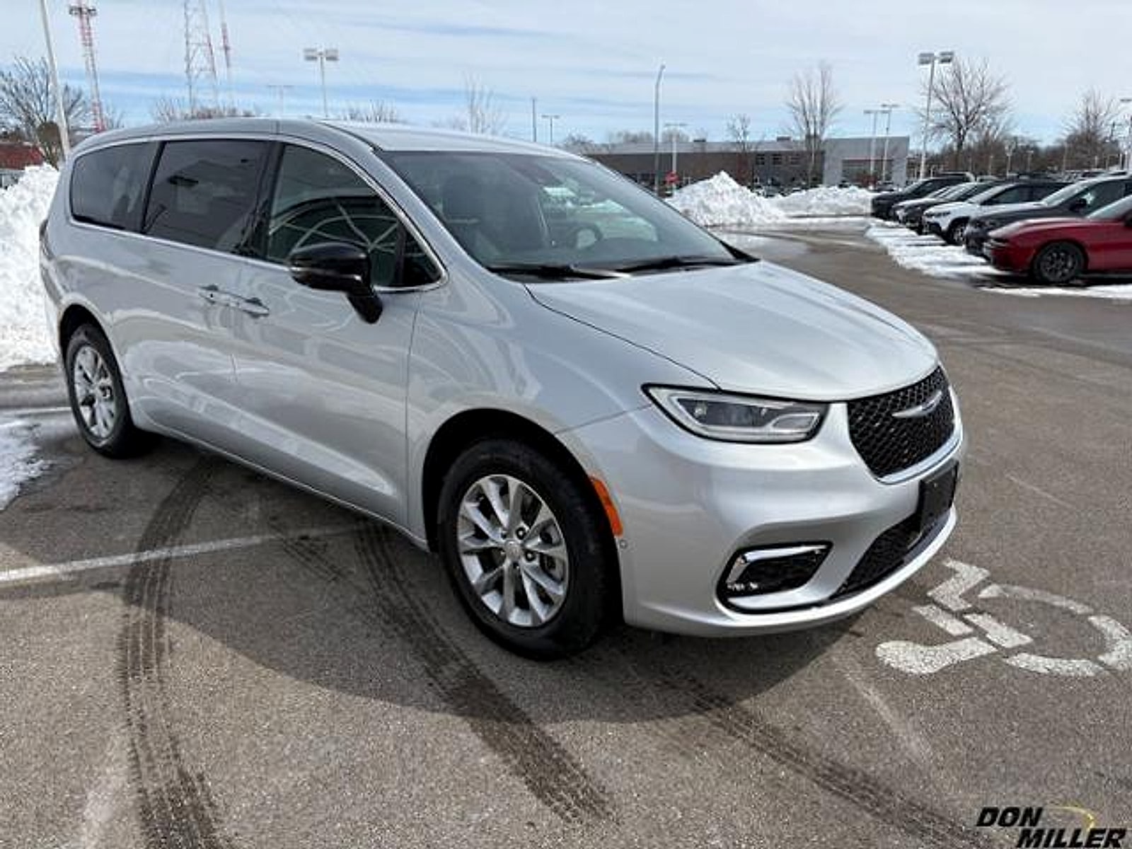 2026 Chrysler Pacifica Select AWD's photo