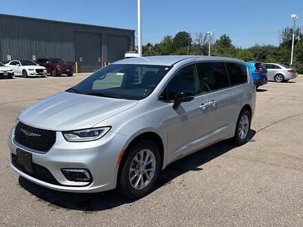 2026 Chrysler Pacifica Select AWD Passenger Van