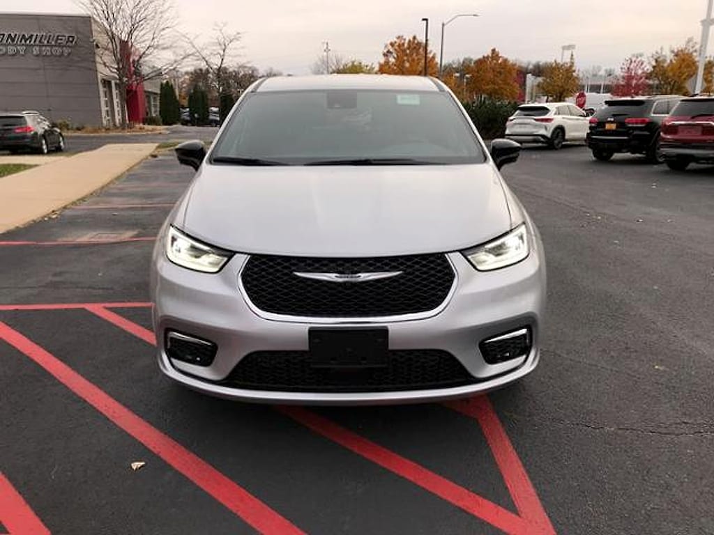 New 2026 Chrysler Pacifica Select AWD Passenger Van