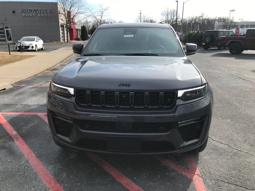 New 2026 Jeep Grand Cherokee L Summit Sport Utility