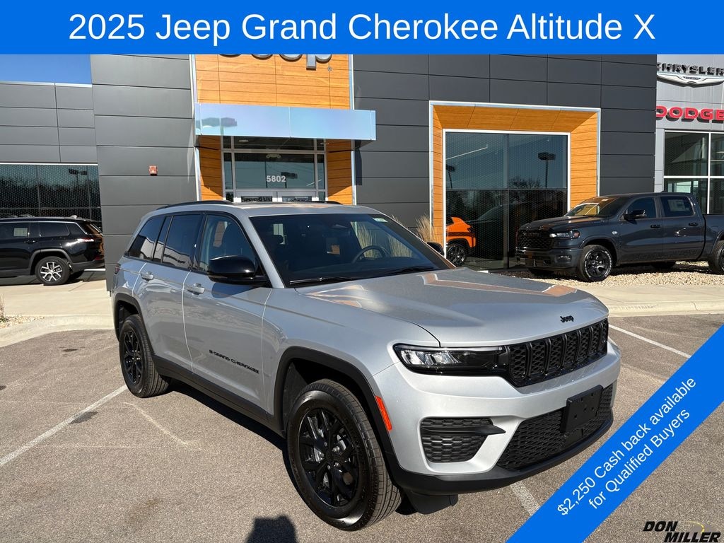 New 2025 Jeep Grand Cherokee Laredo Sport Utility