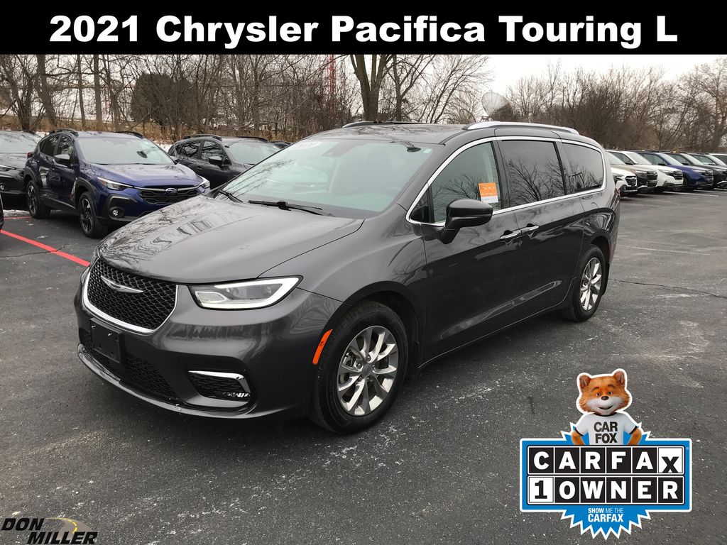 2021 Chrysler Pacifica Touring L's photo