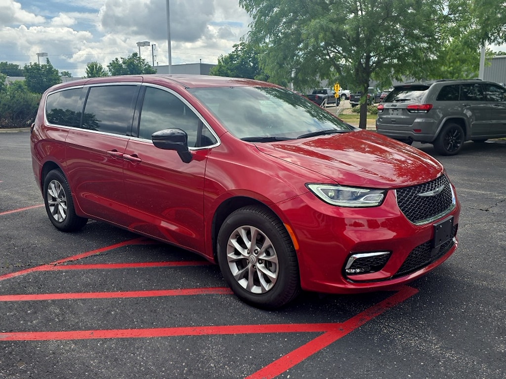 New 2026 Chrysler Pacifica Select AWD Passenger Van