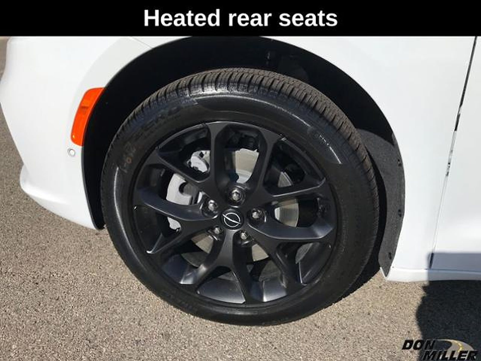 2026 Chrysler Pacifica Limited - Photo 10