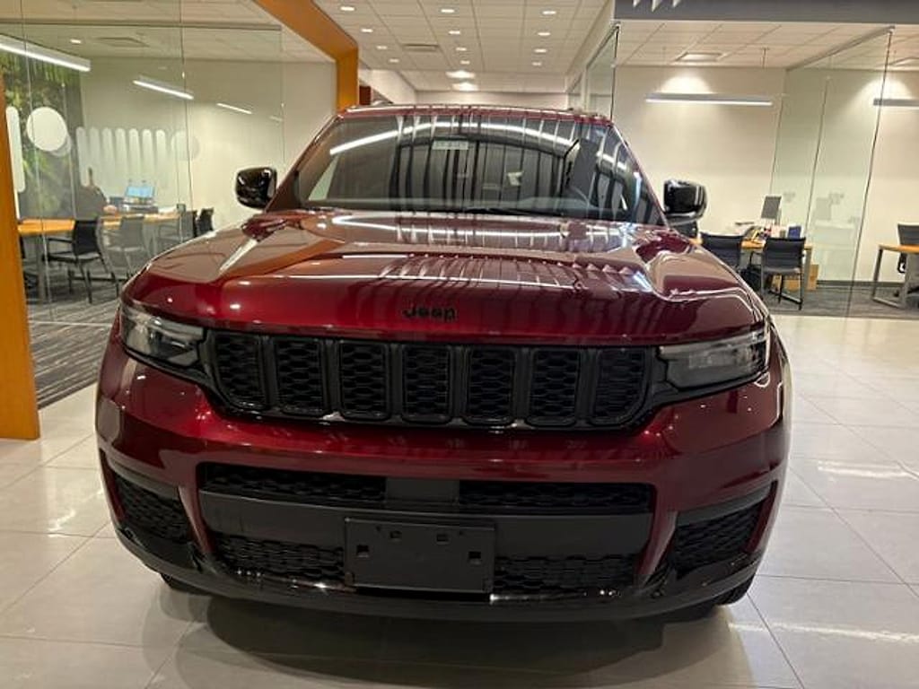 New 2025 Jeep Grand Cherokee L Altitude Sport Utility