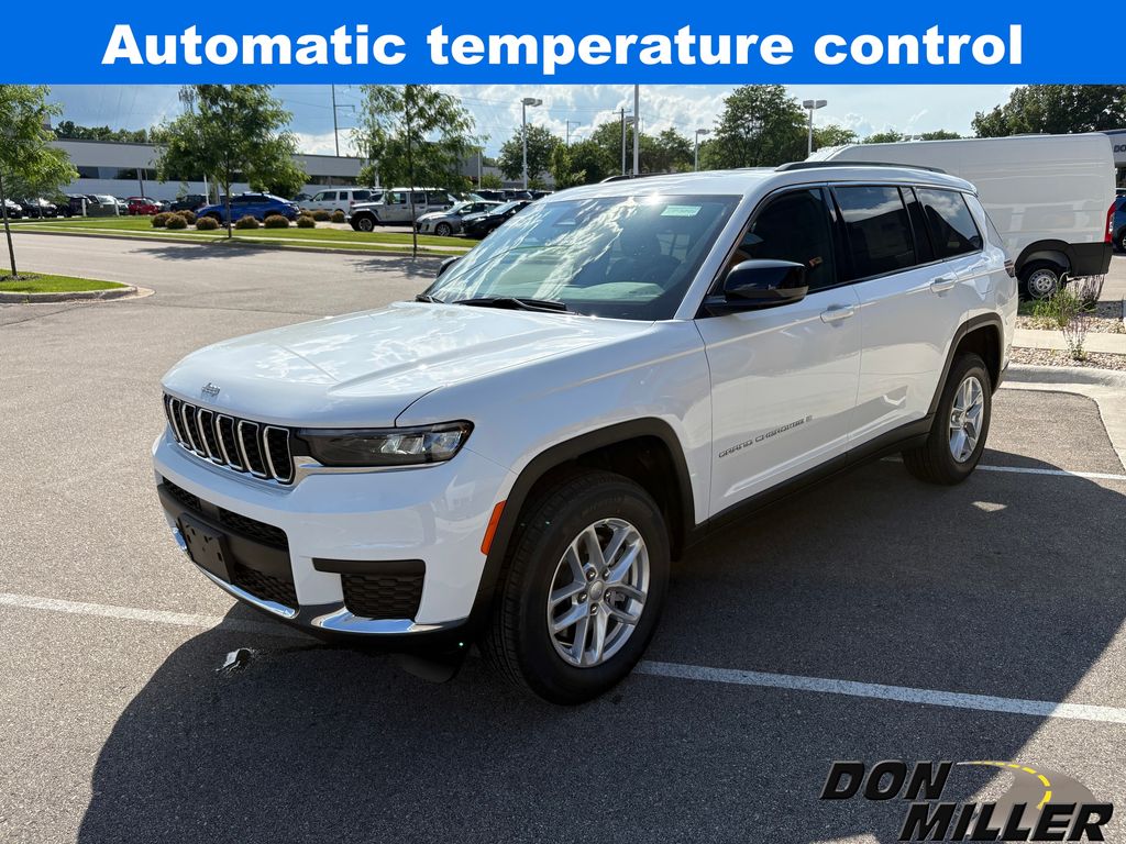 2025 Jeep Grand Cherokee Laredo X photo 2