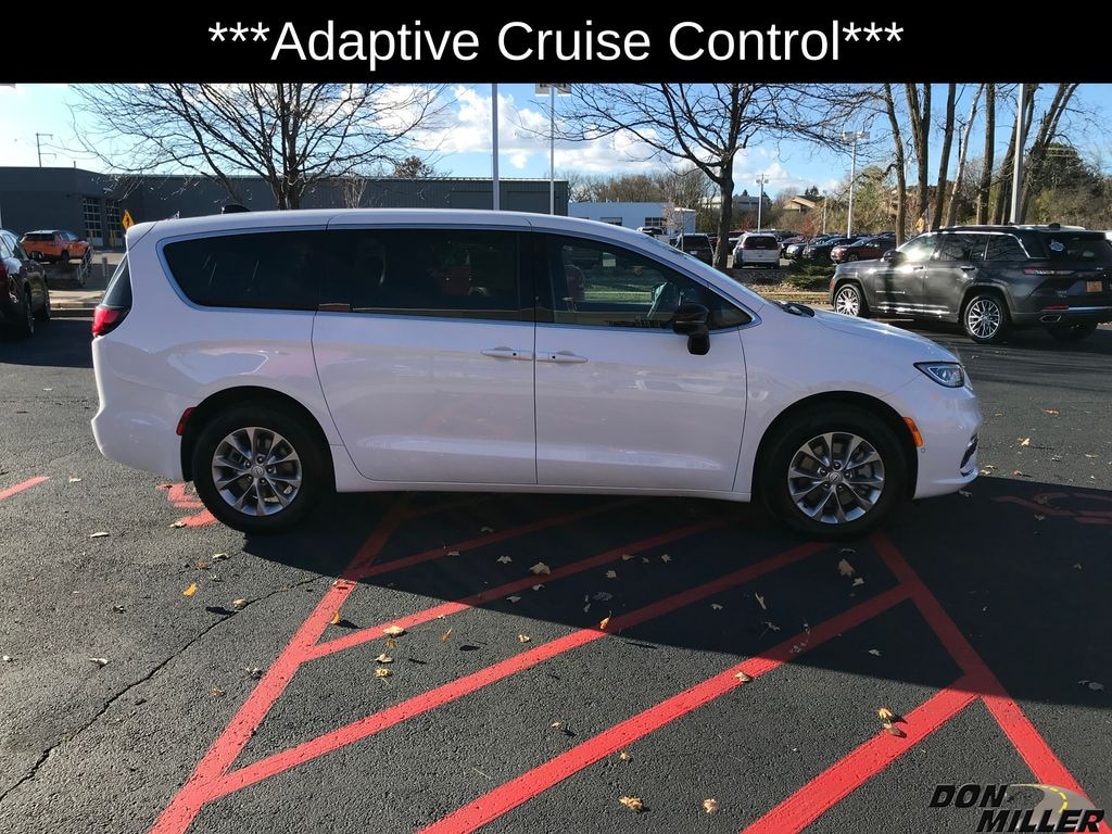 New 2026 Chrysler Pacifica SELECT AWD Passenger Van